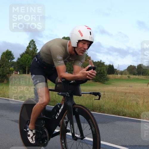 25.08.2024 - Elbe Triathlon Hamburg Fuchs,  Jonas http://msf.ph/oto/6835420 25.08.2024 08:41:48 Radfahren 105 meine-sportfotos.de