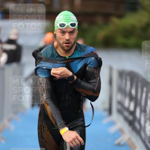 25.08.2024 - Elbe Triathlon Hamburg H.Heesch http://msf.ph/oto/6835425 25.08.2024 08:34:41 Schwimmen 48, 70, 83, 84, 93, 94, 97 meine-sportfotos.de