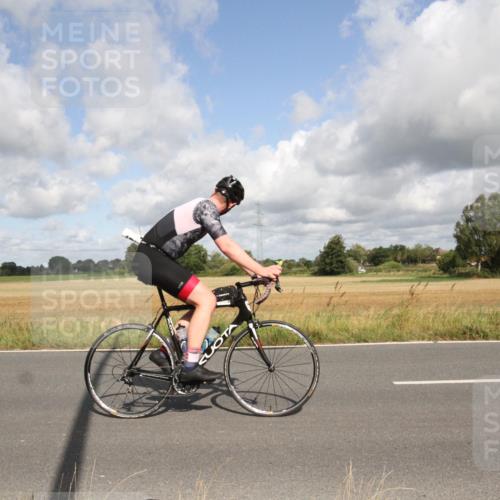 25.08.2024 - Elbe Triathlon Hamburg Fuchs,  Jonas http://msf.ph/oto/6835426 25.08.2024 10:20:27 Radfahren 520, 493, 580 meine-sportfotos.de
