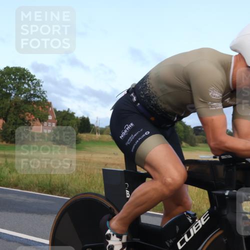 25.08.2024 - Elbe Triathlon Hamburg Fuchs,  Jonas http://msf.ph/oto/6835429 25.08.2024 08:41:48 Radfahren 105 meine-sportfotos.de