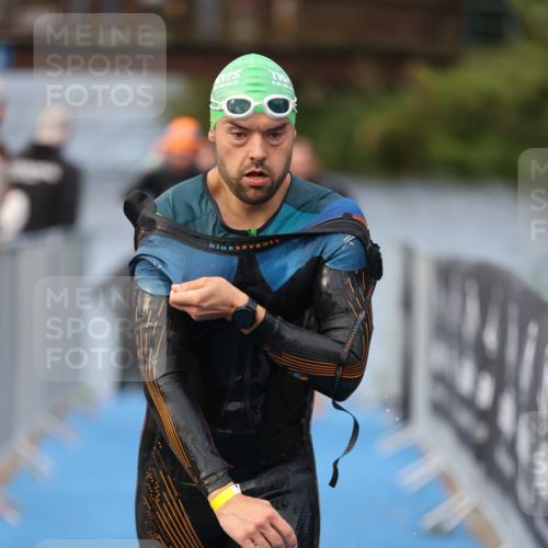 25.08.2024 - Elbe Triathlon Hamburg H.Heesch http://msf.ph/oto/6835430 25.08.2024 08:34:41 Schwimmen 48, 70, 83, 84, 93, 94, 97 meine-sportfotos.de