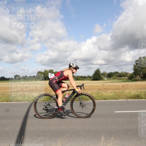 25.08.2024 - Elbe Triathlon Hamburg Fuchs,  Jonas http://msf.ph/oto/6835436 25.08.2024 10:20:43 Radfahren 450, 540, 353, 599, 400, 537, 361 meine-sportfotos.de