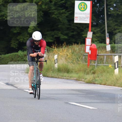 25.08.2024 - Elbe Triathlon Hamburg Fuchs,  Jonas http://msf.ph/oto/6835439 25.08.2024 08:42:22 Radfahren 60 meine-sportfotos.de