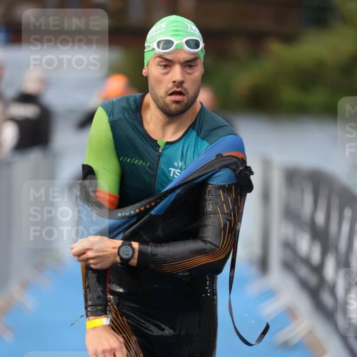 25.08.2024 - Elbe Triathlon Hamburg H.Heesch http://msf.ph/oto/6835445 25.08.2024 08:34:41 Schwimmen 48, 70, 83, 84, 93, 94, 97 meine-sportfotos.de