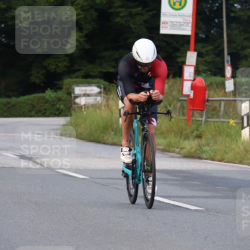 25.08.2024 - Elbe Triathlon Hamburg Fuchs,  Jonas http://msf.ph/oto/6835449 25.08.2024 08:42:22 Radfahren 60 meine-sportfotos.de