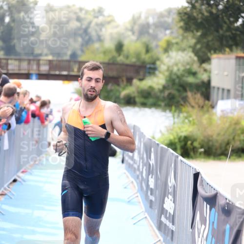 25.08.2024 - Elbe Triathlon Hamburg H.Heesch http://msf.ph/oto/6835451 25.08.2024 14:04:27 Schwimmen 3, 5, 11, 12, 21, 24, 27 meine-sportfotos.de