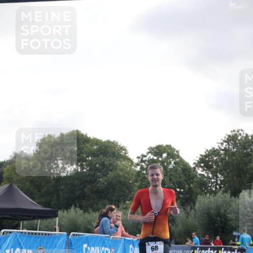 25.08.2024 - Elbe Triathlon Hamburg H.Heesch http://msf.ph/oto/6835452 25.08.2024 10:11:12 Ziel 68, 71 meine-sportfotos.de