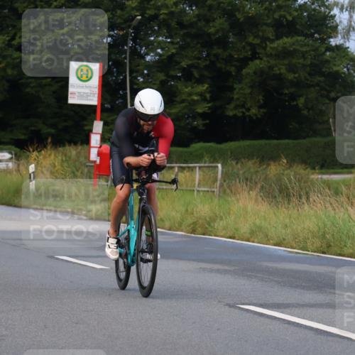 25.08.2024 - Elbe Triathlon Hamburg Fuchs,  Jonas http://msf.ph/oto/6835461 25.08.2024 08:42:22 Radfahren 60 meine-sportfotos.de