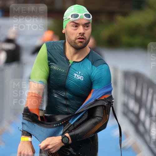 25.08.2024 - Elbe Triathlon Hamburg H.Heesch http://msf.ph/oto/6835464 25.08.2024 08:34:41 Schwimmen 48, 70, 83, 84, 93, 94, 97 meine-sportfotos.de