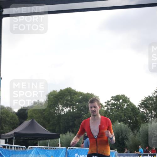25.08.2024 - Elbe Triathlon Hamburg H.Heesch http://msf.ph/oto/6835467 25.08.2024 10:11:12 Ziel 68, 71 meine-sportfotos.de