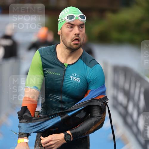 25.08.2024 - Elbe Triathlon Hamburg H.Heesch http://msf.ph/oto/6835469 25.08.2024 08:34:41 Schwimmen 48, 70, 83, 84, 93, 94, 97 meine-sportfotos.de