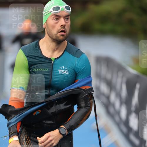 25.08.2024 - Elbe Triathlon Hamburg H.Heesch http://msf.ph/oto/6835476 25.08.2024 08:34:41 Schwimmen 48, 70, 83, 84, 93, 94, 97 meine-sportfotos.de