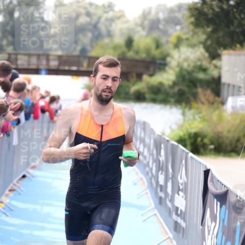 25.08.2024 - Elbe Triathlon Hamburg H.Heesch http://msf.ph/oto/6835477 25.08.2024 14:04:27 Schwimmen 3, 5, 11, 12, 21, 24, 27 meine-sportfotos.de