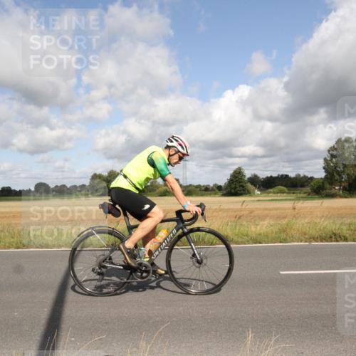 25.08.2024 - Elbe Triathlon Hamburg Fuchs,  Jonas http://msf.ph/oto/6835479 25.08.2024 10:20:56 Radfahren 512, 560, 356, 617, 495, 655, 607, 350 meine-sportfotos.de