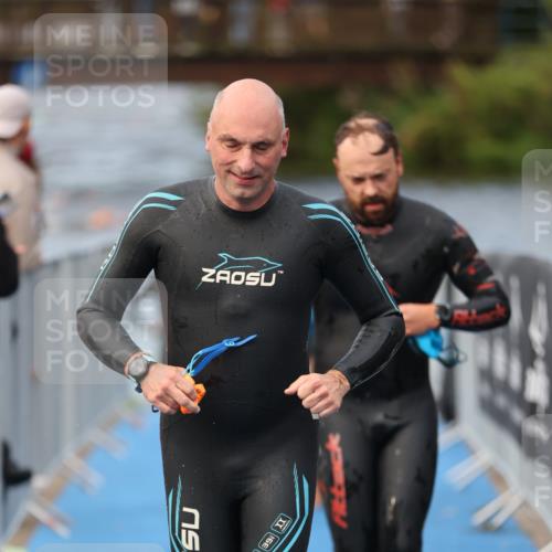 25.08.2024 - Elbe Triathlon Hamburg H.Heesch http://msf.ph/oto/6835489 25.08.2024 08:34:48 Schwimmen 48, 70, 84, 93, 94 meine-sportfotos.de
