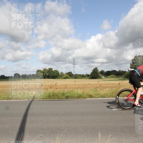 25.08.2024 - Elbe Triathlon Hamburg Fuchs,  Jonas http://msf.ph/oto/6835491 25.08.2024 10:20:59 Radfahren 512, 560, 356, 617, 495, 655, 607, 350, 487 meine-sportfotos.de