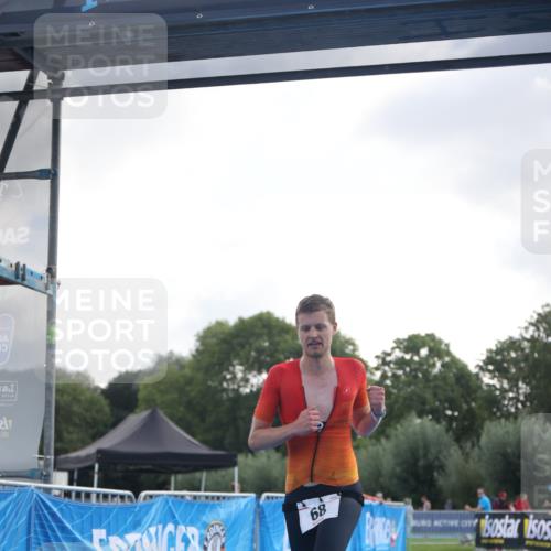 25.08.2024 - Elbe Triathlon Hamburg H.Heesch http://msf.ph/oto/6835493 25.08.2024 10:11:12 Ziel 68, 71 meine-sportfotos.de