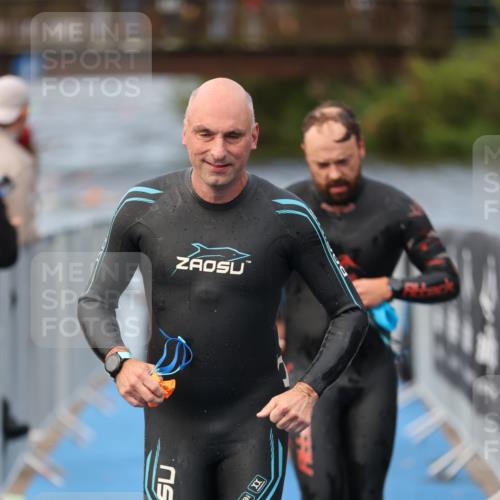 25.08.2024 - Elbe Triathlon Hamburg H.Heesch http://msf.ph/oto/6835494 25.08.2024 08:34:48 Schwimmen 48, 70, 84, 93, 94 meine-sportfotos.de
