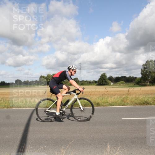 25.08.2024 - Elbe Triathlon Hamburg Fuchs,  Jonas http://msf.ph/oto/6835497 25.08.2024 10:20:59 Radfahren 512, 560, 356, 617, 495, 655, 607, 350, 487 meine-sportfotos.de