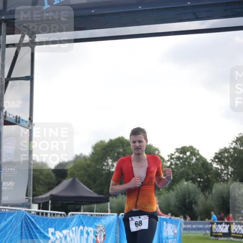 25.08.2024 - Elbe Triathlon Hamburg H.Heesch http://msf.ph/oto/6835498 25.08.2024 10:11:12 Ziel 68, 71 meine-sportfotos.de