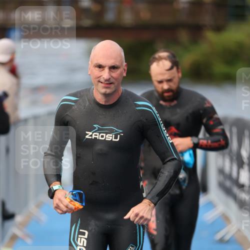 25.08.2024 - Elbe Triathlon Hamburg H.Heesch http://msf.ph/oto/6835499 25.08.2024 08:34:48 Schwimmen 48, 70, 84, 93, 94 meine-sportfotos.de