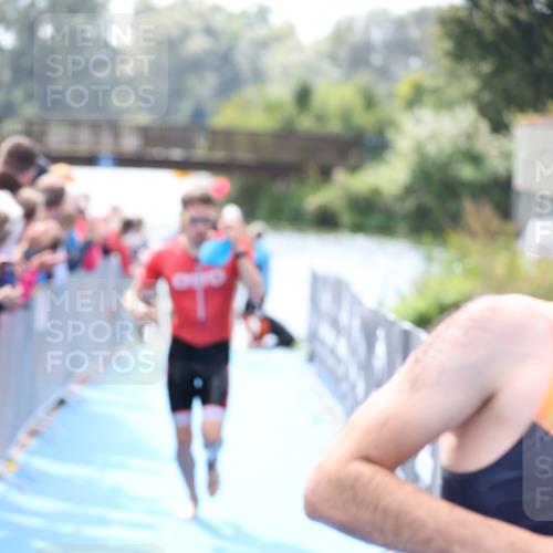 25.08.2024 - Elbe Triathlon Hamburg H.Heesch http://msf.ph/oto/6835501 25.08.2024 14:04:28 Schwimmen 3, 5, 11, 12, 21, 24, 27 meine-sportfotos.de