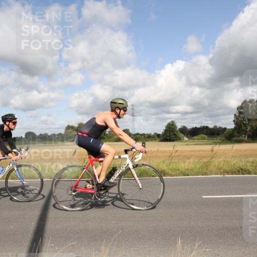 25.08.2024 - Elbe Triathlon Hamburg Fuchs,  Jonas http://msf.ph/oto/6835503 25.08.2024 10:21:00 Radfahren 560, 356, 617, 495, 655, 607, 350, 487, 619 meine-sportfotos.de