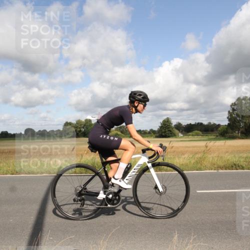 25.08.2024 - Elbe Triathlon Hamburg Fuchs,  Jonas http://msf.ph/oto/6835519 25.08.2024 10:21:03 Radfahren 617, 495, 655, 607, 350, 487, 619, 344 meine-sportfotos.de