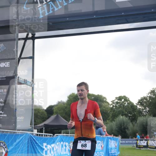 25.08.2024 - Elbe Triathlon Hamburg H.Heesch http://msf.ph/oto/6835522 25.08.2024 10:11:13 Ziel 68, 71 meine-sportfotos.de