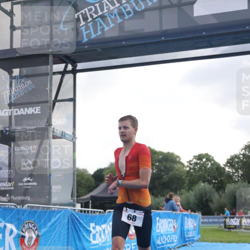 25.08.2024 - Elbe Triathlon Hamburg H.Heesch http://msf.ph/oto/6835533 25.08.2024 10:11:13 Ziel 68, 71 meine-sportfotos.de