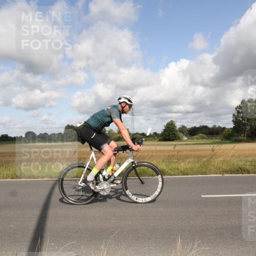25.08.2024 - Elbe Triathlon Hamburg Fuchs,  Jonas http://msf.ph/oto/6835535 25.08.2024 10:21:06 Radfahren 655, 607, 350, 487, 619, 344, 647, 639, 583 meine-sportfotos.de
