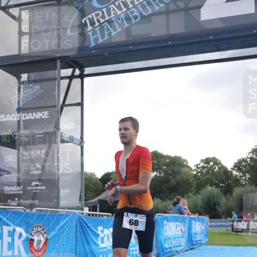 25.08.2024 - Elbe Triathlon Hamburg H.Heesch http://msf.ph/oto/6835538 25.08.2024 10:11:13 Ziel 68, 71 meine-sportfotos.de