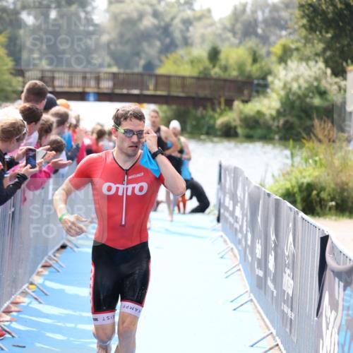 25.08.2024 - Elbe Triathlon Hamburg H.Heesch http://msf.ph/oto/6835545 25.08.2024 14:04:29 Schwimmen 3, 5, 11, 12, 21, 24, 27 meine-sportfotos.de