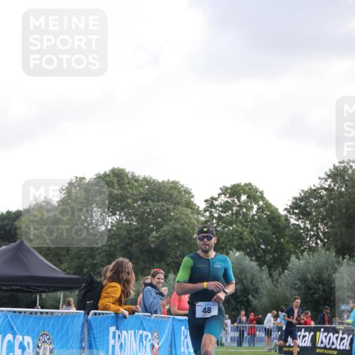 25.08.2024 - Elbe Triathlon Hamburg H.Heesch http://msf.ph/oto/6835558 25.08.2024 10:12:46 Ziel 48 meine-sportfotos.de