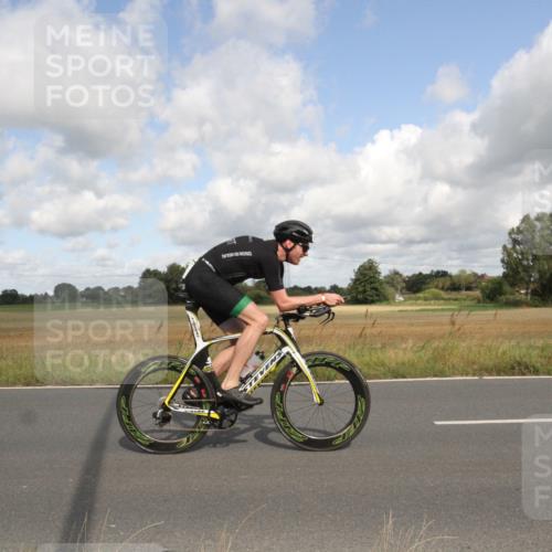 25.08.2024 - Elbe Triathlon Hamburg Fuchs,  Jonas http://msf.ph/oto/6835560 25.08.2024 10:21:13 Radfahren 344, 647, 639, 583, 632, 592, 273 meine-sportfotos.de