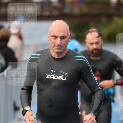 25.08.2024 - Elbe Triathlon Hamburg H.Heesch http://msf.ph/oto/6835561 25.08.2024 08:34:48 Schwimmen 48, 70, 84, 93, 94 meine-sportfotos.de