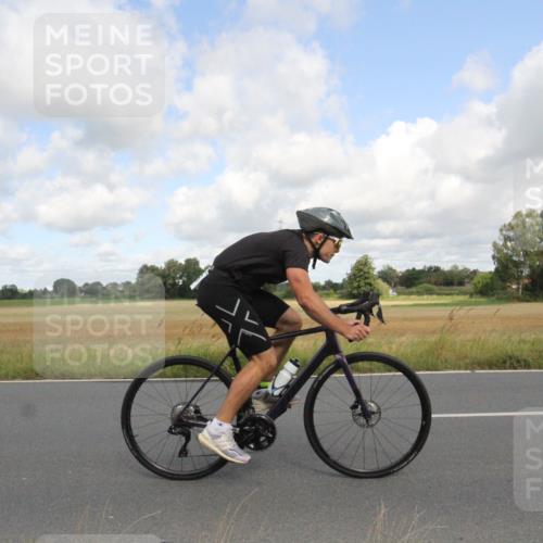 25.08.2024 - Elbe Triathlon Hamburg Fuchs,  Jonas http://msf.ph/oto/6835584 25.08.2024 10:21:26 Radfahren 569, 659, 556, 613, 554, 357 meine-sportfotos.de