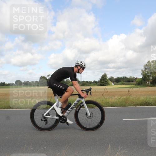 25.08.2024 - Elbe Triathlon Hamburg Fuchs,  Jonas http://msf.ph/oto/6835589 25.08.2024 10:21:27 Radfahren 569, 659, 556, 613, 554, 357, 476 meine-sportfotos.de
