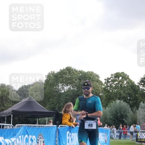 25.08.2024 - Elbe Triathlon Hamburg H.Heesch http://msf.ph/oto/6835592 25.08.2024 10:12:46 Ziel 48 meine-sportfotos.de
