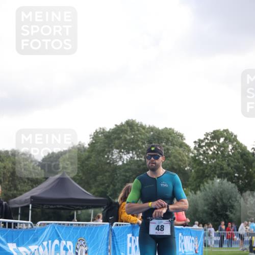 25.08.2024 - Elbe Triathlon Hamburg H.Heesch http://msf.ph/oto/6835605 25.08.2024 10:12:46 Ziel 48 meine-sportfotos.de