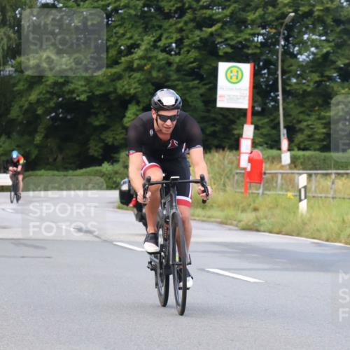 25.08.2024 - Elbe Triathlon Hamburg Fuchs,  Jonas http://msf.ph/oto/6835615 25.08.2024 08:42:54 Radfahren 48, 61, 52 meine-sportfotos.de