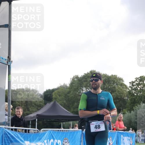 25.08.2024 - Elbe Triathlon Hamburg H.Heesch http://msf.ph/oto/6835617 25.08.2024 10:12:47 Ziel 48 meine-sportfotos.de