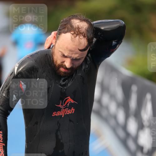 25.08.2024 - Elbe Triathlon Hamburg H.Heesch http://msf.ph/oto/6835621 25.08.2024 08:34:50 Schwimmen 48, 70, 84, 93, 94 meine-sportfotos.de