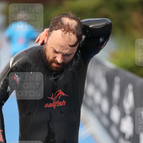 25.08.2024 - Elbe Triathlon Hamburg H.Heesch http://msf.ph/oto/6835627 25.08.2024 08:34:50 Schwimmen 48, 70, 84, 93, 94 meine-sportfotos.de