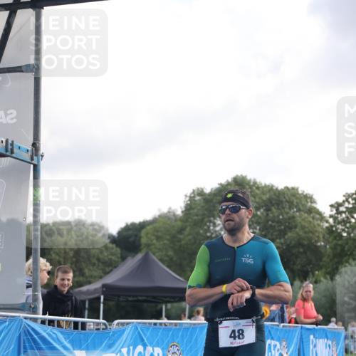 25.08.2024 - Elbe Triathlon Hamburg H.Heesch http://msf.ph/oto/6835628 25.08.2024 10:12:47 Ziel 48 meine-sportfotos.de