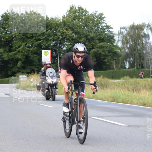 25.08.2024 - Elbe Triathlon Hamburg Fuchs,  Jonas http://msf.ph/oto/6835634 25.08.2024 08:42:55 Radfahren 48, 61, 52 meine-sportfotos.de
