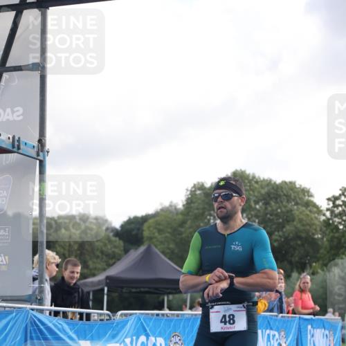 25.08.2024 - Elbe Triathlon Hamburg H.Heesch http://msf.ph/oto/6835636 25.08.2024 10:12:47 Ziel 48 meine-sportfotos.de