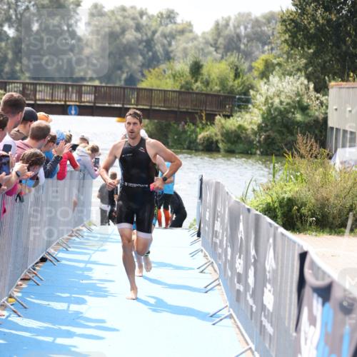 25.08.2024 - Elbe Triathlon Hamburg H.Heesch http://msf.ph/oto/6835641 25.08.2024 14:04:31 Schwimmen 3, 5, 11, 12, 21, 24, 27, 31 meine-sportfotos.de