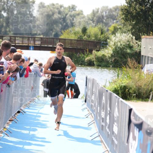 25.08.2024 - Elbe Triathlon Hamburg H.Heesch http://msf.ph/oto/6835668 25.08.2024 14:04:31 Schwimmen 3, 5, 11, 12, 21, 24, 27, 31 meine-sportfotos.de