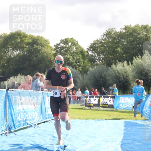 25.08.2024 - Elbe Triathlon Hamburg H.Heesch http://msf.ph/oto/6835670 25.08.2024 10:13:11 Ziel 50 meine-sportfotos.de
